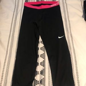 Nike Pro Dri-Fit Cropped Leggings(runs small)
